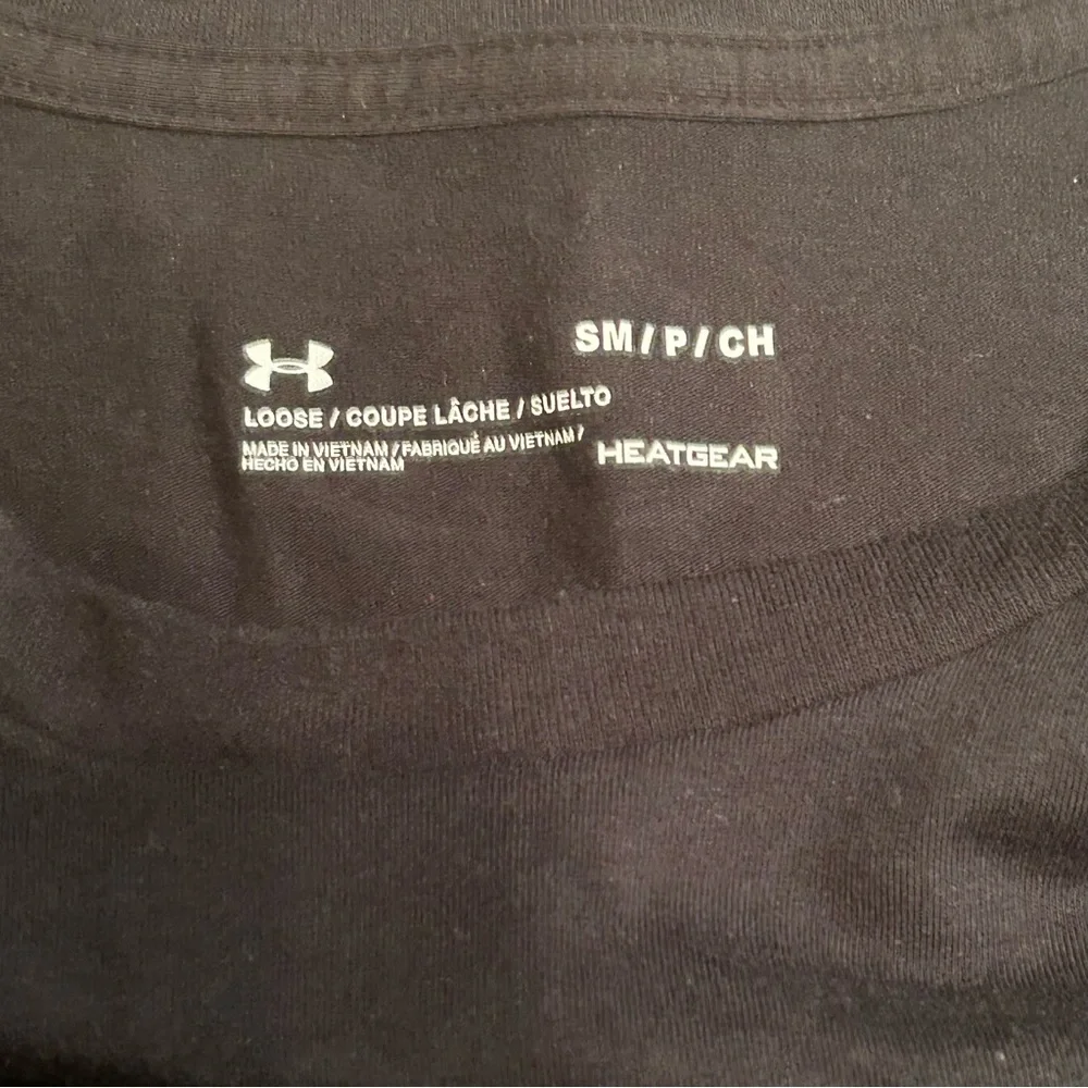 [NWOT] Under Armour Heat Gear Black Tee shirt. Small - Picture 3 of 5